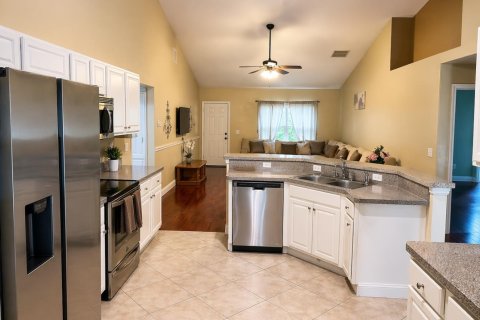Villa ou maison à louer à Port St. Lucie, Floride: 3 chambres, 229.93 m2 № 2388006 - photo 2