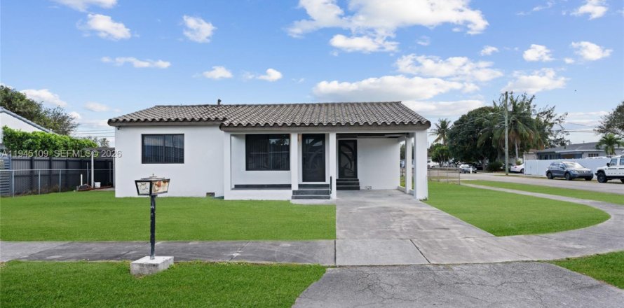 House in Miami, Florida 3 bedrooms, 96.34 sq.m. № 2002273
