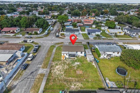 House in Miami, Florida 3 bedrooms, 96.34 sq.m. № 2002273 - photo 26