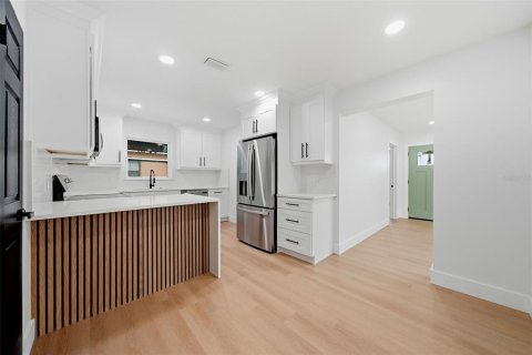 Villa ou maison à vendre à Saint Petersburg, Floride: 4 chambres, 120.4 m2 № 2354204 - photo 12