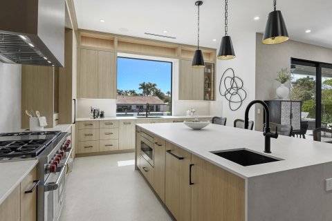 House in Fort Lauderdale, Florida 5 bedrooms, 480.77 sq.m. № 2428318 - photo 13