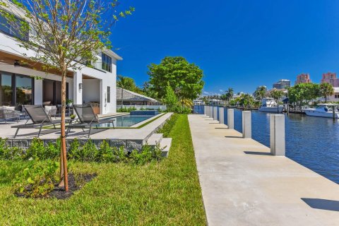 House in Fort Lauderdale, Florida 5 bedrooms, 480.77 sq.m. № 2428318 - photo 30