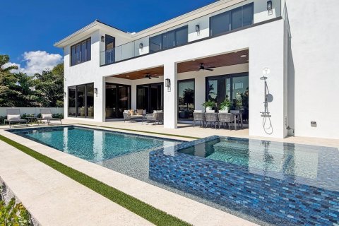House in Fort Lauderdale, Florida 5 bedrooms, 480.77 sq.m. № 2428318