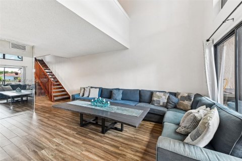 Villa ou maison à vendre à Deerfield Beach, Floride: 2 chambres, 159.61 m2 № 2244159 - photo 5