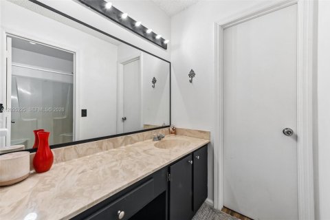 Villa ou maison à vendre à Deerfield Beach, Floride: 2 chambres, 159.61 m2 № 2244159 - photo 29