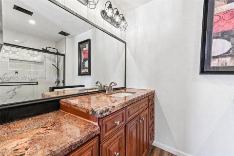Villa ou maison à vendre à Deerfield Beach, Floride: 2 chambres, 159.61 m2 № 2244159 - photo 21