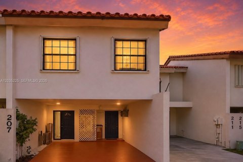 Villa ou maison à Deerfield Beach, Floride 2 chambres, 159.61 m2 № 2244159