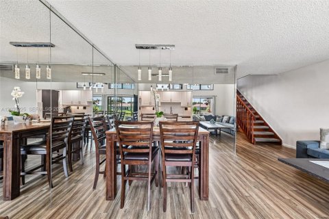 Villa ou maison à vendre à Deerfield Beach, Floride: 2 chambres, 159.61 m2 № 2244159 - photo 9