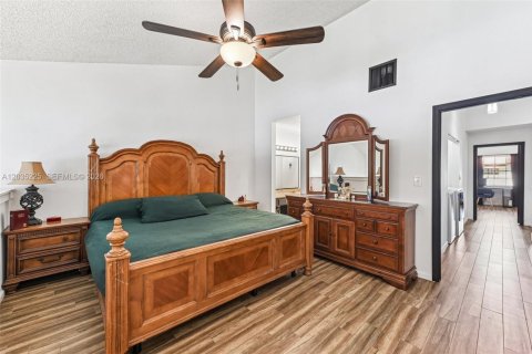Villa ou maison à vendre à Deerfield Beach, Floride: 2 chambres, 159.61 m2 № 2244159 - photo 26