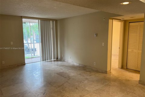 Condo in Pompano Beach, Florida, 1 bedroom  № 1867272 - photo 9