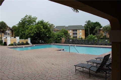 Condo in Pompano Beach, Florida, 1 bedroom  № 1867272 - photo 5