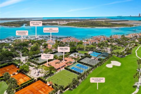 Villa ou maison à vendre à Fisher Island, Floride: 6 chambres, 1019.7 m2 № 1944444 - photo 20