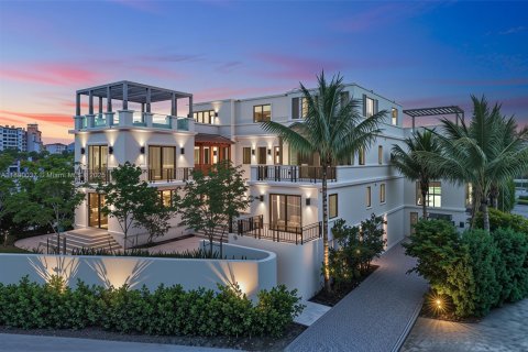Villa ou maison à vendre à Fisher Island, Floride: 6 chambres, 1019.7 m2 № 1944444 - photo 2