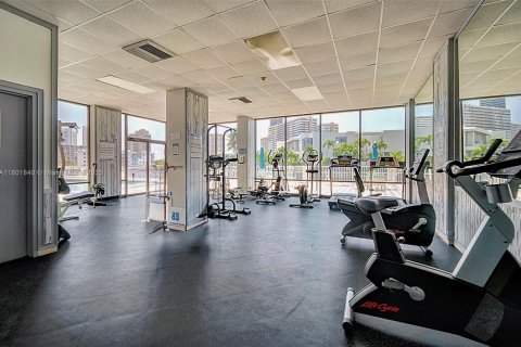 Copropriété à vendre à Hallandale Beach, Floride: 2 chambres, 121.79 m2 № 1977324 - photo 22