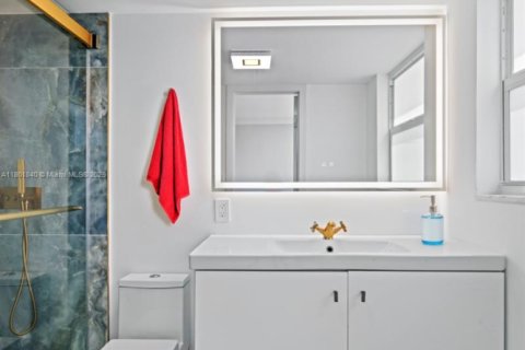 Copropriété à vendre à Hallandale Beach, Floride: 2 chambres, 121.79 m2 № 1977324 - photo 18