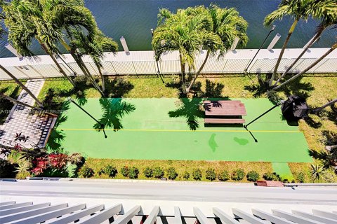 Copropriété à vendre à Hallandale Beach, Floride: 2 chambres, 121.79 m2 № 1977324 - photo 28