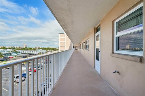 Condominio en venta en South Pasadena, Florida, 2 dormitorios, 92.44 m2 № 1905479 - foto 1