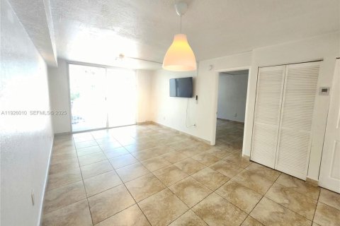 Copropriété à louer à Miami Beach, Floride: 1 chambre, 69.86 m2 № 1984333 - photo 13