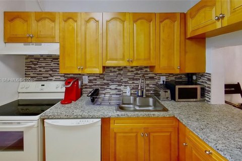 Copropriété à louer à Miami Beach, Floride: 1 chambre, 69.86 m2 № 1984333 - photo 5