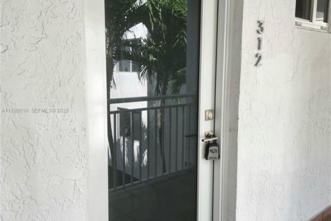 Copropriété à louer à Miami Beach, Floride: 1 chambre, 69.86 m2 № 1984333 - photo 26