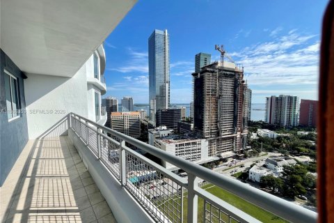 Condominio en alquiler en Miami, Florida, 1 dormitorio, 54.35 m2 № 2028135 - foto 13
