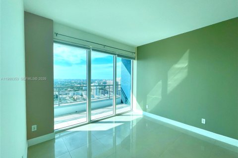 Condominio en alquiler en Miami, Florida, 1 dormitorio, 54.35 m2 № 2028135 - foto 12