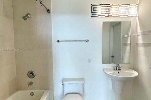 Condominio en alquiler en Miami, Florida, 1 dormitorio, 54.35 m2 № 2028135 - foto 20
