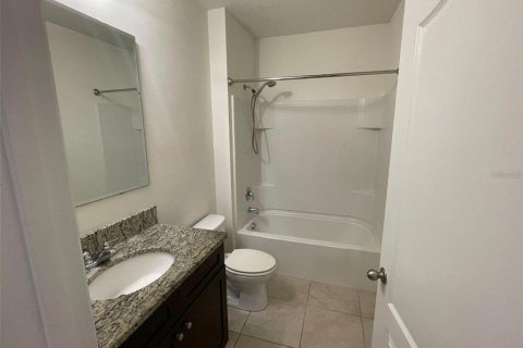 House in Winter Haven, Florida 4 bedrooms, 171.96 sq.m. № 1816275 - photo 7