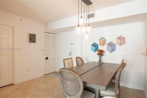 Condominio en alquiler en Miami, Florida, 2 dormitorios, 105.91 m2 № 1949983 - foto 4