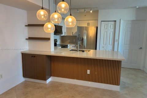 Condominio en alquiler en Miami, Florida, 2 dormitorios, 105.91 m2 № 1949983 - foto 3