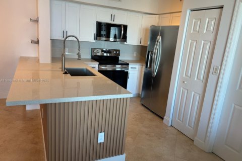 Condominio en alquiler en Miami, Florida, 2 dormitorios, 105.91 m2 № 1949983 - foto 5