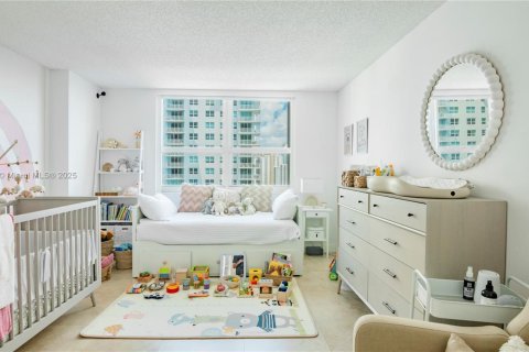 Condominio en alquiler en Miami, Florida, 2 dormitorios, 105.91 m2 № 1949983 - foto 8
