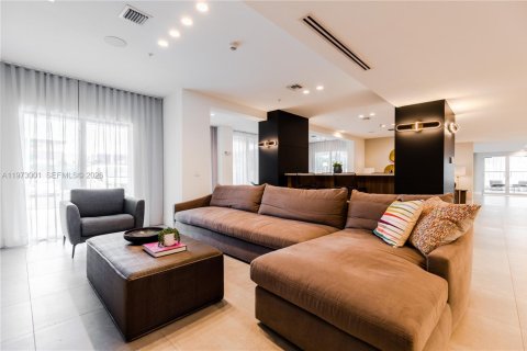 Casa en alquiler en Hialeah, Florida № 2033200 - foto 23