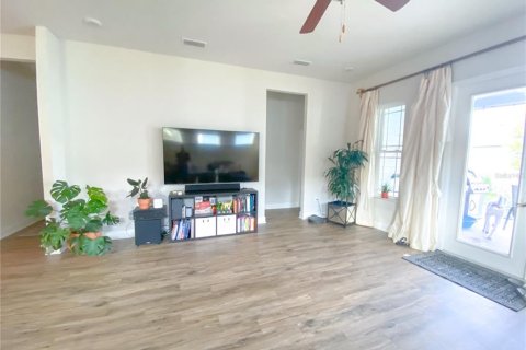 Casa en alquiler en Gainesville, Florida, 3 dormitorios, 182.65 m2 № 1675416 - foto 5