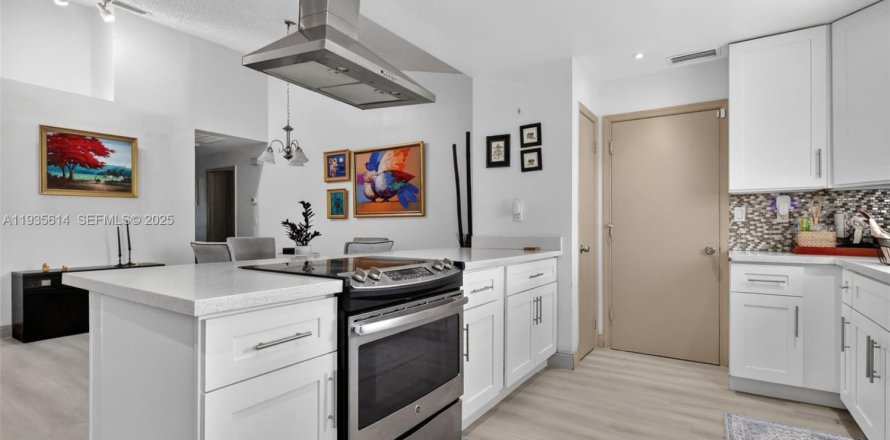 Casa en Miami Gardens, Florida 3 dormitorios, 134.15 m2 № 1993734