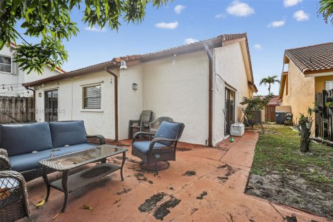 Casa en alquiler en Miami Gardens, Florida, 3 dormitorios, 134.15 m2 № 1993734 - foto 30