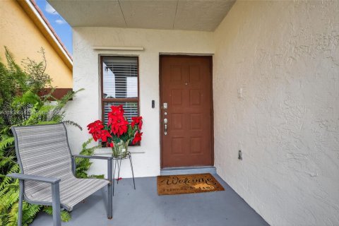 Casa en alquiler en Miami Gardens, Florida, 3 dormitorios, 134.15 m2 № 1993734 - foto 5