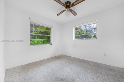 Appartement à louer à Miami, Floride: 2 chambres, 74.32 m2 № 2435623 - photo 2
