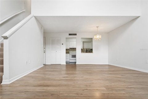 Condo in Altamonte Springs, Florida, 1 bedroom  № 2119064 - photo 11