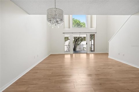 Condo in Altamonte Springs, Florida, 1 bedroom  № 2119064 - photo 4