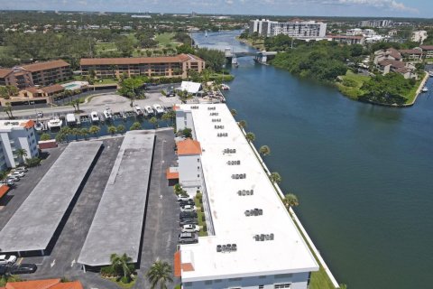 Condo in North Palm Beach, Florida, 2 bedrooms № 2242800 - photo 7