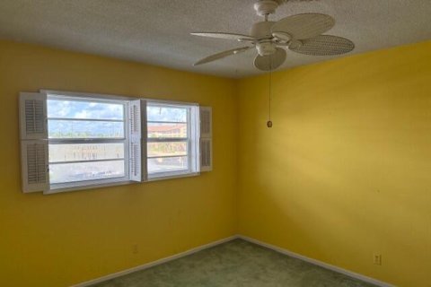 Condo in North Palm Beach, Florida, 2 bedrooms № 2242800 - photo 20