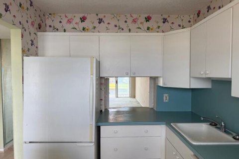 Condo in North Palm Beach, Florida, 2 bedrooms № 2242800 - photo 16