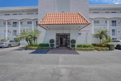 Condo in North Palm Beach, Florida, 2 bedrooms № 2242800 - photo 28