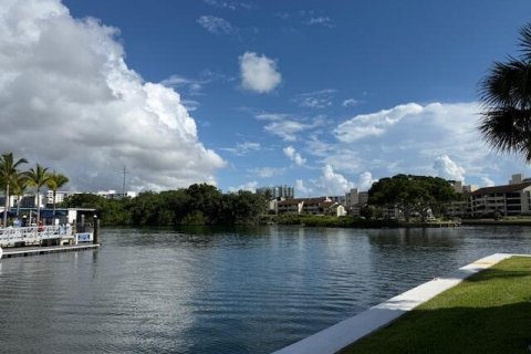Condo in North Palm Beach, Florida, 2 bedrooms № 2242800 - photo 23