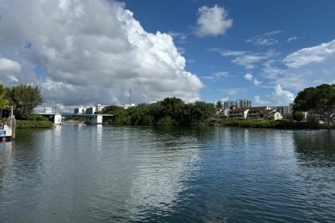 Condo in North Palm Beach, Florida, 2 bedrooms № 2242800 - photo 26