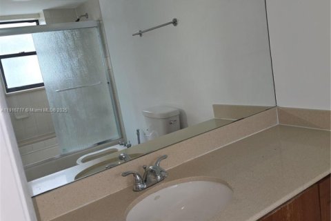 Copropriété à vendre à Miami Beach, Floride: 2 chambres, 82.68 m2 № 2016457 - photo 20