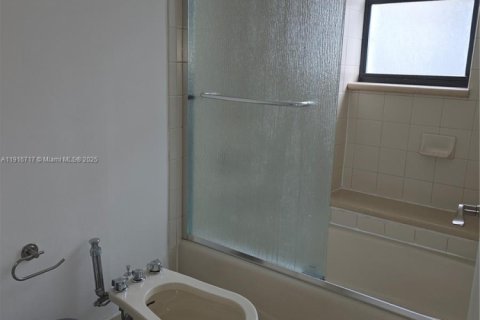 Copropriété à vendre à Miami Beach, Floride: 2 chambres, 82.68 m2 № 2016457 - photo 19