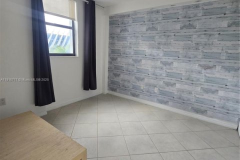 Copropriété à vendre à Miami Beach, Floride: 2 chambres, 82.68 m2 № 2016457 - photo 15