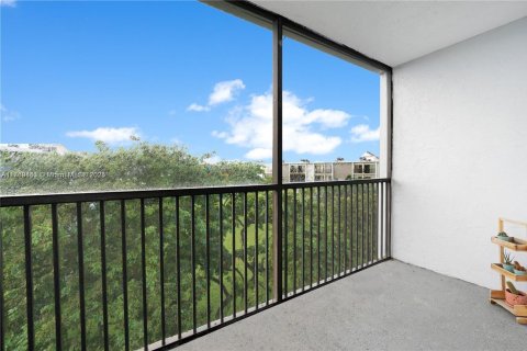 Condominio en venta en Miramar, Florida, 2 dormitorios, 77.29 m2 № 1691872 - foto 11